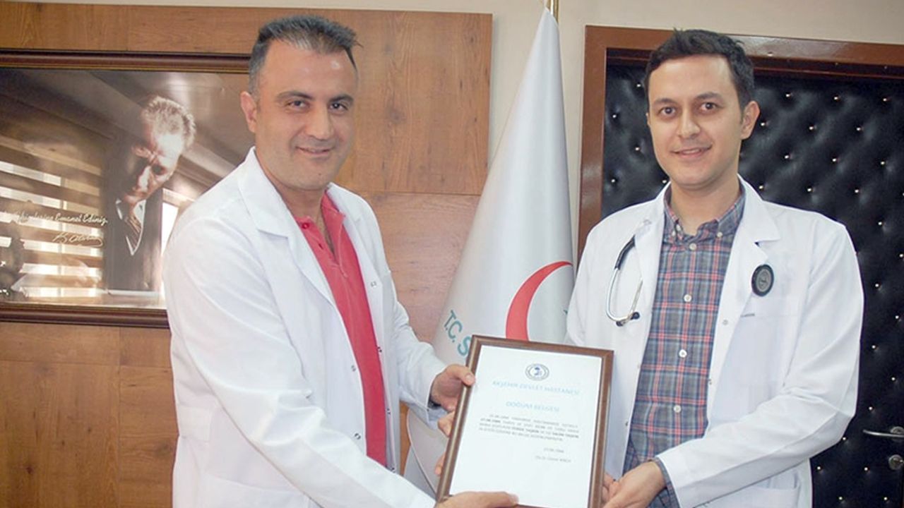 TAŞKIN DOĞDUĞU HASTANEDE KARDİYOLOJİ UZMANI OLARAK ÇALIŞIYOR