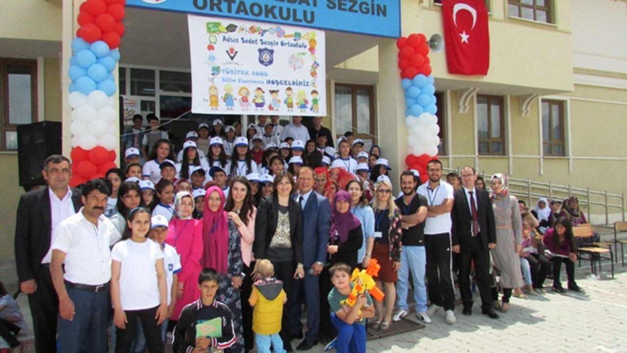 TÜBİTAK FİNALİ ADSIZ SEDAT SEZGİN ORTAOKULUNDA YAPILDI