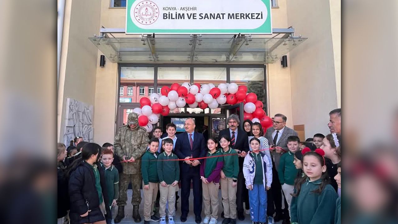 Akşehir BİLSEM’de TÜBİTAK 4006 Bilim Fuarı Açıldı