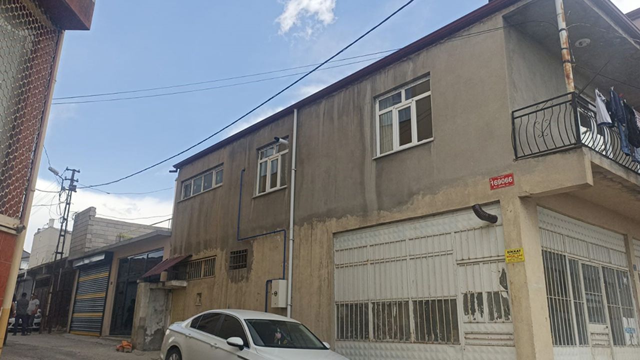 Ev Taksiti İçin Biriktirilen Altın ve Parayı Çaldılar