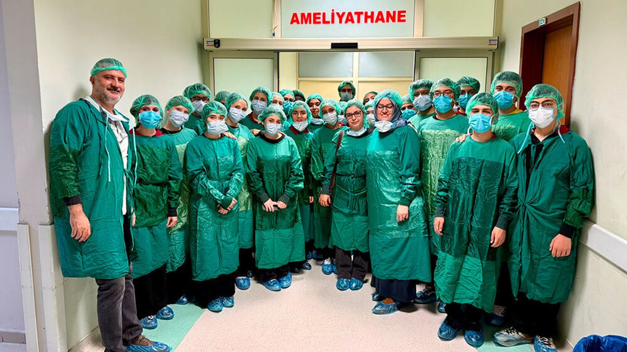 Devlet Hastanesi’ne Fen Lisesi Öğrencilerinden Mes