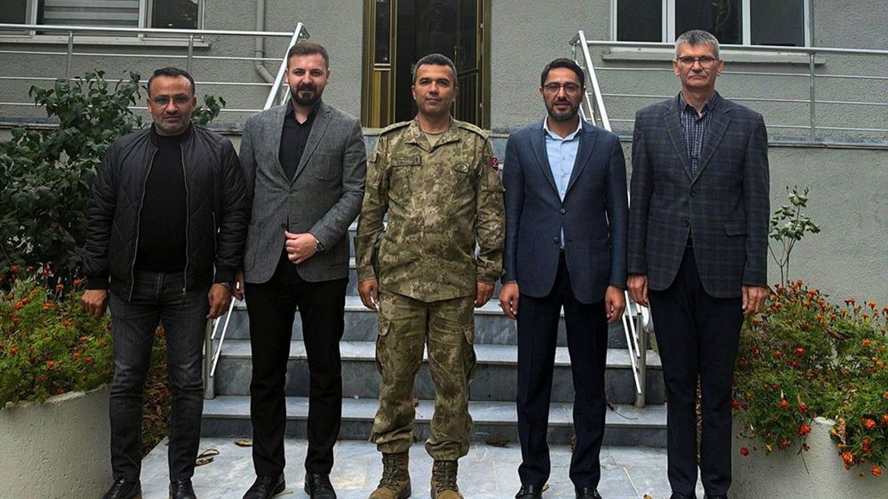 Zeybek Akşehir'de kurum ziyaretleri gerçekleştirdi