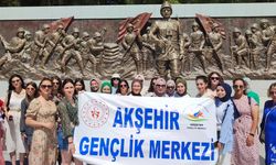 AKŞEHİRLİ ÇANAKKALE ŞEHİDİNİN KABRİNİ ZİYARET ETTİLER