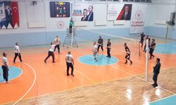 ÖĞRETMENLER ARASI VOLEYBOL TURNUVASI BAŞLADI