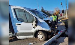 TREN GARI KAVŞAĞINDA TRAFİK KAZASI: 1 YARALI