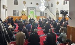 AKŞEHİRLİLER CUMA GECELERİ AİLECE CAMİDE BULUŞUYOR