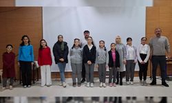 YUNAK'TA İSTİKLÂL MARŞINI EZBERE GÜZEL OKUMA YARIŞMASI