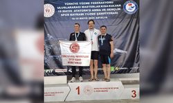 İzzet Çetin, Yüzme Şampiyonası’ndan 2 Madalya ile Döndü