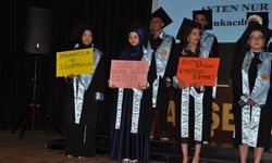 Akşehir MYO Mezunlarını Verdi