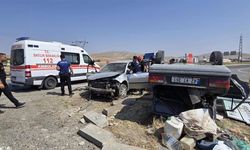 Yavaşlı Kavşağı’nda Yine Kaza: 3 Yaralı
