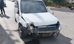 Kavşakta Otomobil ile Motosiklet Çarpıştı 2 Yaralı