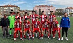 U-16 Kırmızı Karıncalar Farklı Kazandı