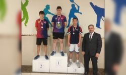 Masa Tenisi Turnuvasında Büyük Başarı