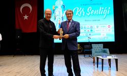 Yusuf Halaçoğlu Akşehir’de: Millî Mücadele, Atatürk ve Türkiye Konuşuldu