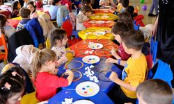 Akşehir Belediyesi’nden Çocuklara Karne Şenliği
