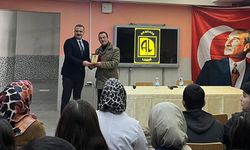 Başhekim Erdem, Öğrenciler ile Kariyer Günleri’nde Buluştu