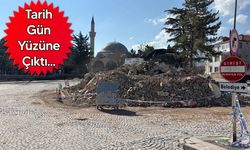 İmaret Camii Çevresindeki Son Engel de Kaldırıldı