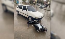 Otomobil ile Elektrikli Bisiklet Çarpıştı: 2 Yaralı