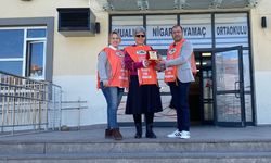 Öğretmen Ümmü Gülsüm Öcal Eş’e TEMA’dan Plaket