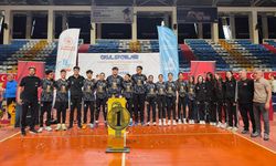 Akşehir Lisesi Oturarak Voleybolda Türkiye Şampiyonu Oldu
