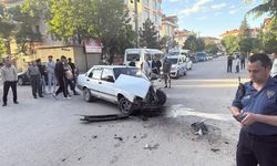 Motosiklet ile Otomobil Çarpıştı: 2 Yaralı