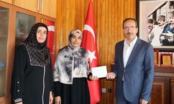 Akşehir'den İki Öğrenciye Umre Ödülü
