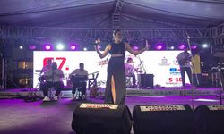 Cumhuriyet Meydanı'nda İpek Yıldız Konseri