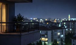 55 Yaşındaki Kadın Balkondan Atlayarak Hayatını Kaybetti