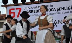 Yerli ve Yabancı Ekiplerden Halk Oyunları Gösterisi