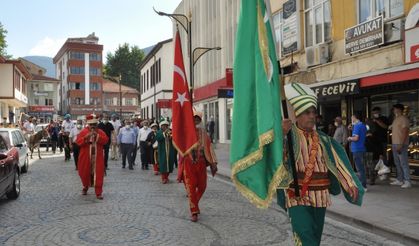 RENKLİ KORTEJ (FOTOĞRAFLAR İÇİN TIKLAYINIZ)