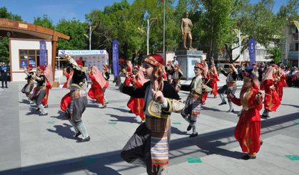 AKŞEHİR 6. KİTAP FUARI AÇILDI (FOTOĞRAFLAR İÇİN TIKLAYINIZ)