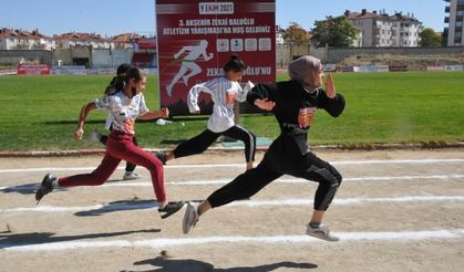 ATLETİZM YARIŞMASI ÇEKİŞMELİ GEÇTİ (FOTOĞRAFLAR İÇİN TIKLAYINIZ)