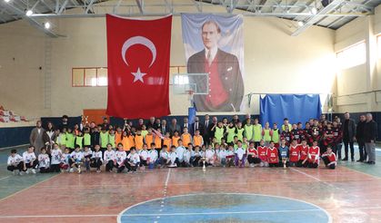 Yunak'ta Geleneksel Çocuk Oyunları Turnuvası Tamamlandı