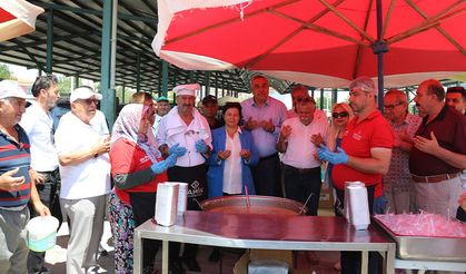 Tuzlukçu Belediyesi’nden Aşure İkramı