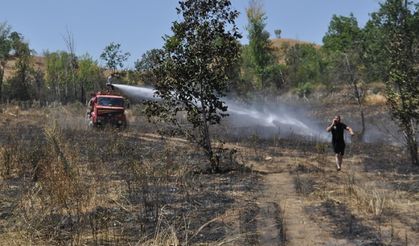 Kontrolsüz Ateş 8 Dönüm Alanı Yaktı
