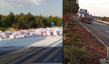 Un Çuvalları Yola Savruldu