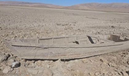 Balık Avlanan Göl, Çatlamış Toprağa Döndü