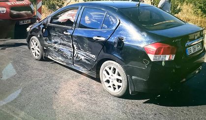 Sanayi Kavşağında Trafik Kazası: 2 Yaralı