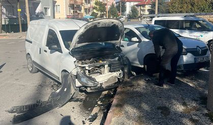 Selçuk Mahallesi’nde Trafik Kazası 2 Yaralı