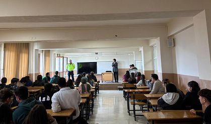 Liselilere Trafik Güvenliği Eğitimi