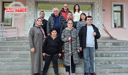 Beyaz Baston, Bağımsız Yaşamın Anahtarı Oluyor
