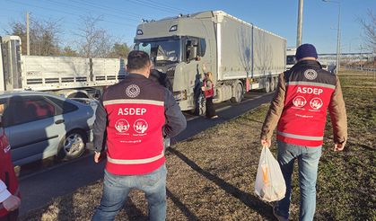 Yolda Olanlara İftariyelik Dağıtıldı