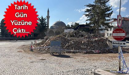 İmaret Camii Çevresindeki Son Engel de Kaldırıldı