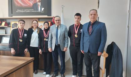 Madalya Kazanan Akşehir Ekibinden Teşekkür Ziyareti
