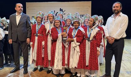 Halk Oyunları Ekibine Balkan Turu Ödülü