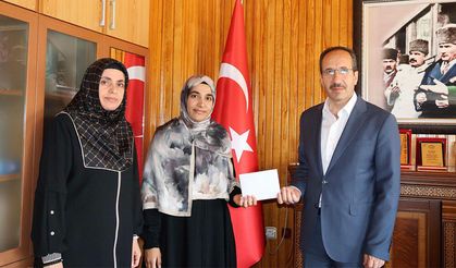 Akşehir'den İki Öğrenciye Umre Ödülü