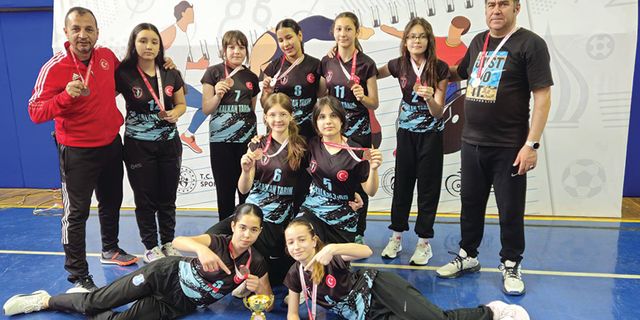 Atatürk Ortaokulu, Oturarak Voleybol Türkiye 4.'sü Oldu!