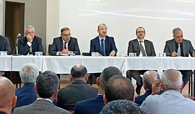 KAYMAKAM ÖZEL’DEN OKUL VE KURUM MÜDÜRLERİ TOPLANTISI