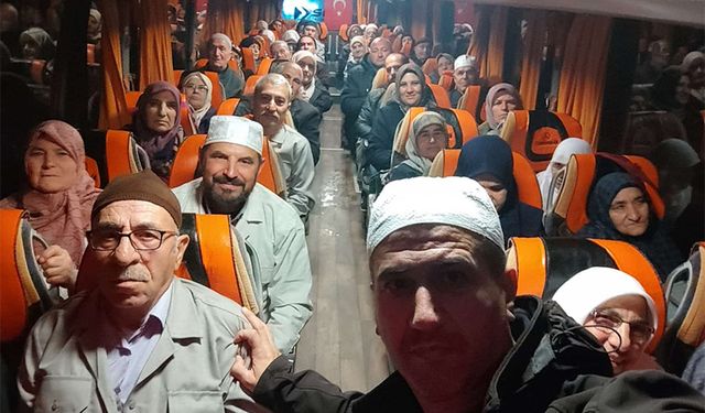 UMRECİLER DUALARLA MÜBAREK TOPRAKLARA UĞURLANDI