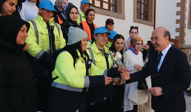 Başkan Köksal Kadın Personelle Bir Araya Geldi
